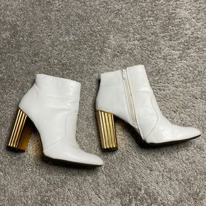 SZ- 8.5 White Faux Leather Heeled Ankle Boots with gold block heel